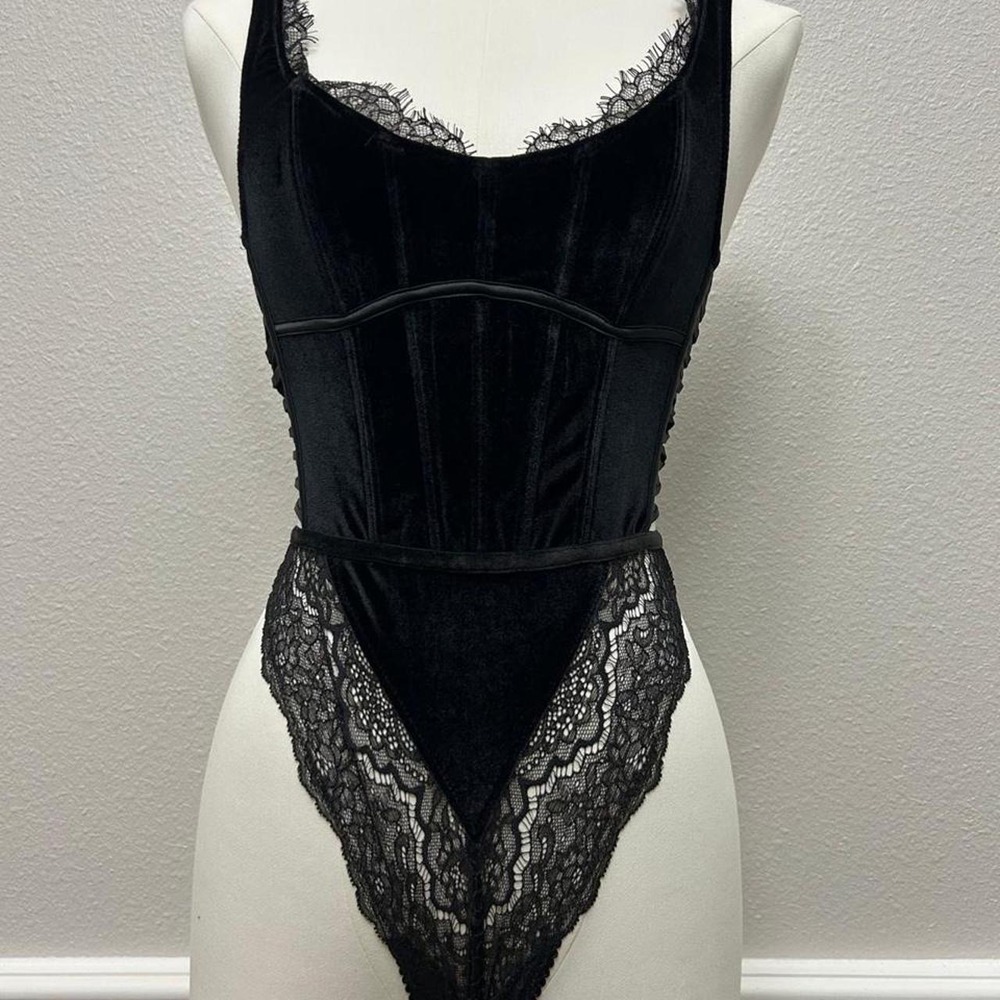 NWT Victoria's Secret Black velvet corset bodysuit with lace trim size XS
